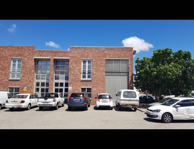 346M² FACTORY TO LET IN STIKLAND INDUSTRIAL